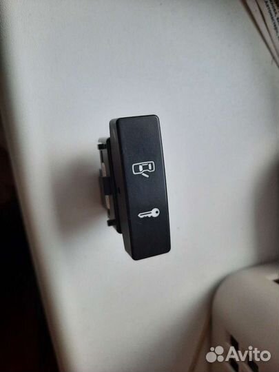 Кнопка центрального замка