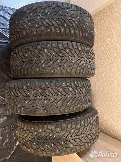 Nokian Tyres Hakkapeliitta 9 215/60 R16