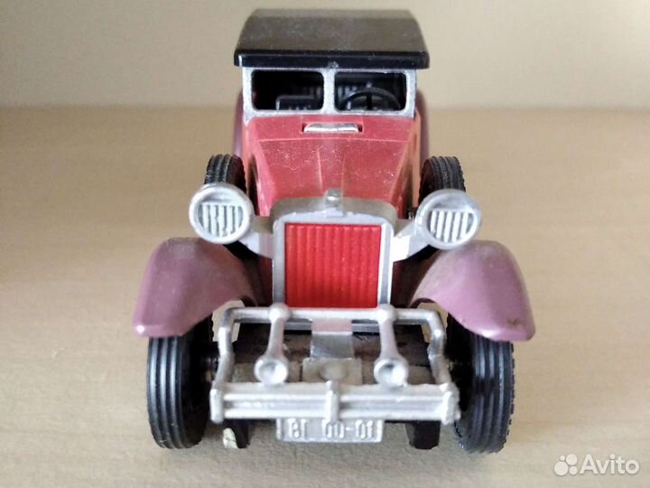 Модель автомобиля коллекционная старинная СССР