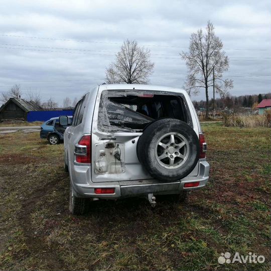 Mitsubishi Montero Pajero 3 по частям