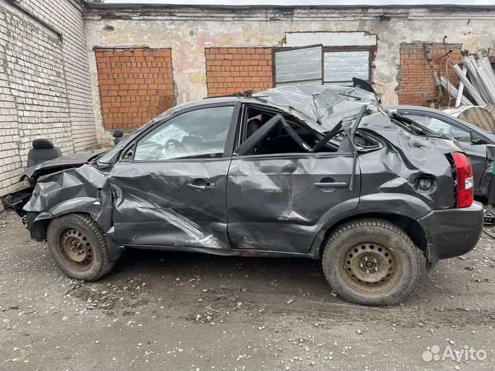 Автомобиль Hyundai Tucson 2.0 G4GC 4WD в разбор