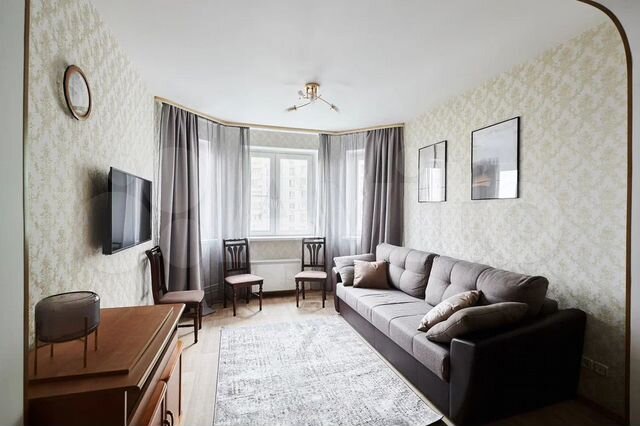 3-к. квартира, 84 м², 8/16 эт.