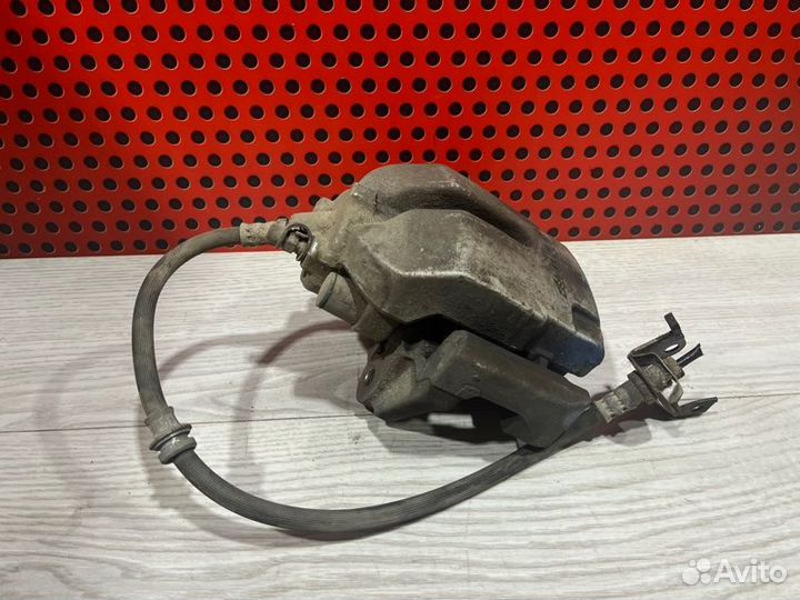 Суппорт задний левый Bmw X6 F16 2018