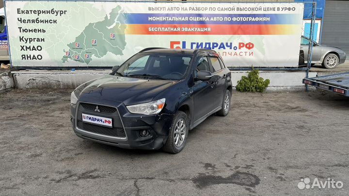 Отражатель задний Mitsubishi ASX 8355A039. Правый