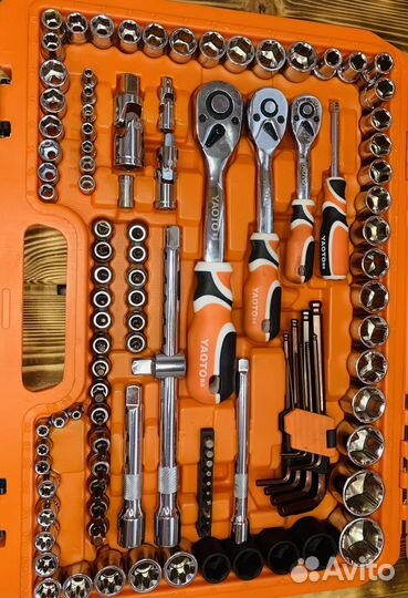 Набор ключей и головок 151 предмет 