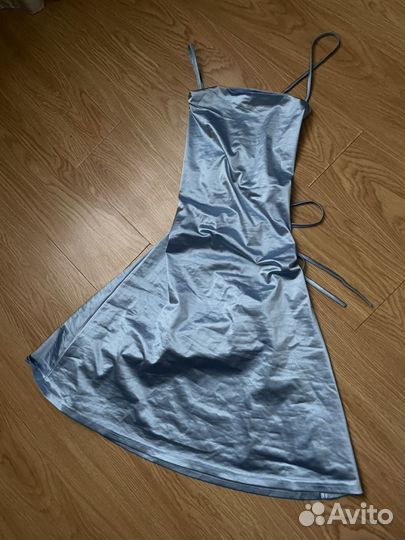 Платье атласное приталенное мини