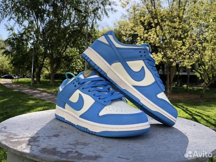 Nike dunk low university blue