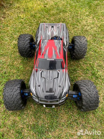 Радиоуправляемая машинка traxxas 3.3