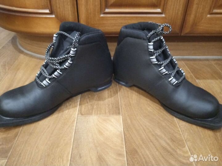 Лыжные ботинки новые Nordway 41 размер