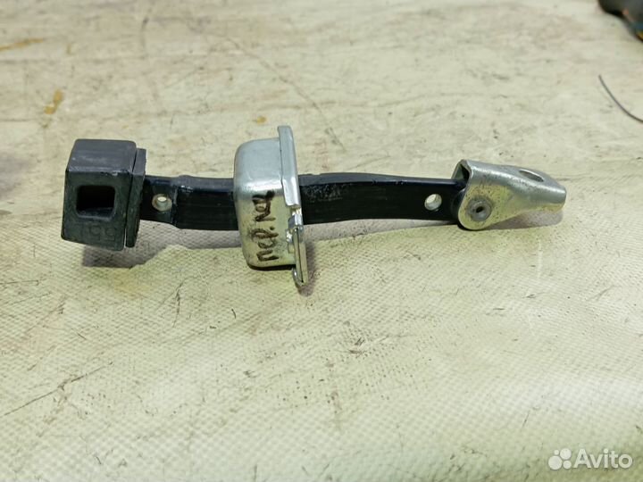 Ограничитель передней левой двери mitsubishi asx