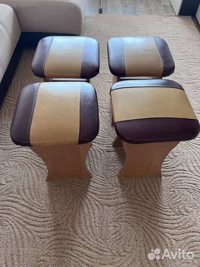 Табуреты и стол