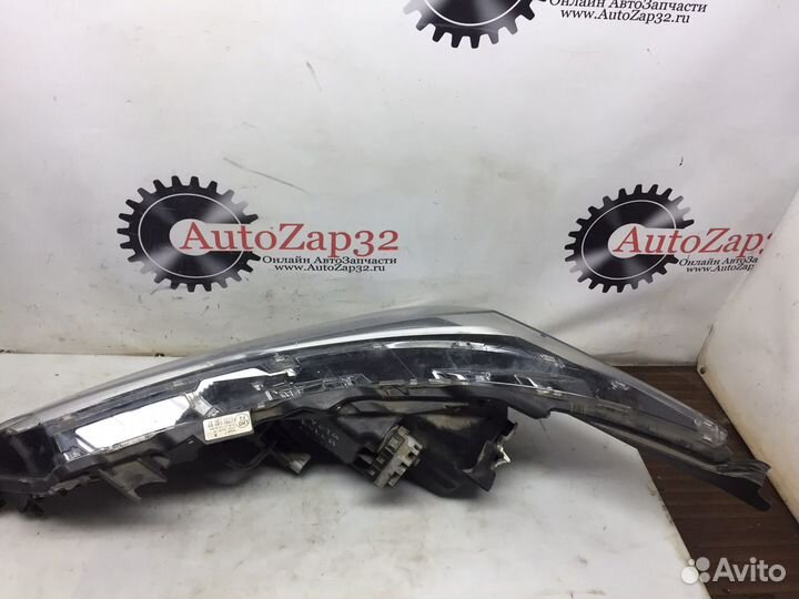 Фара правая Toyota Corolla E180