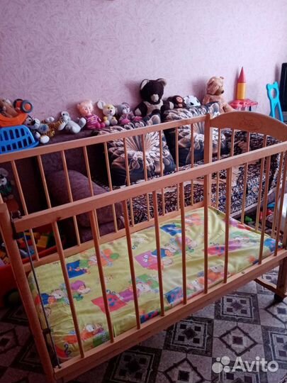 Детская кроватка