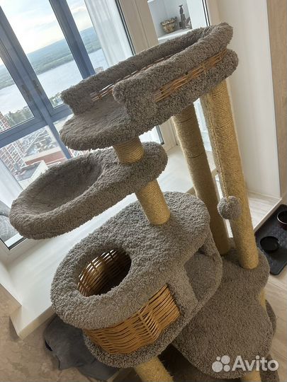 Домик для кошки с когтеточкой бу