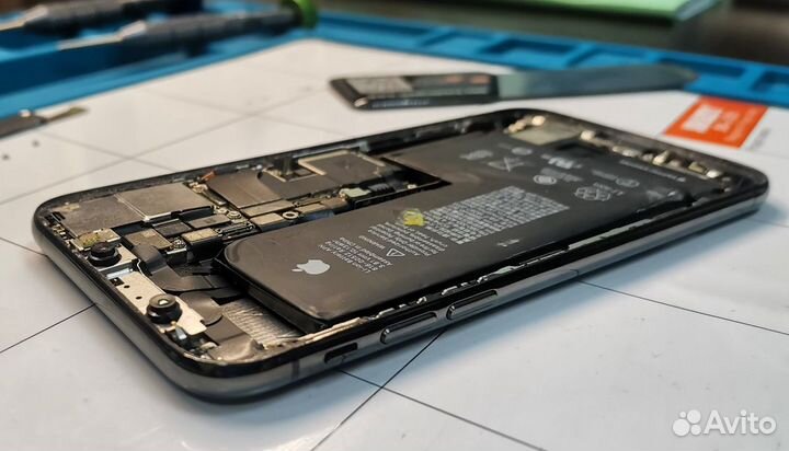 Ремонт iPhone / iPad / MacBook