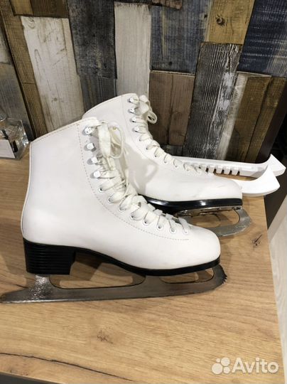 Коньки фигурные Graf Montana gold