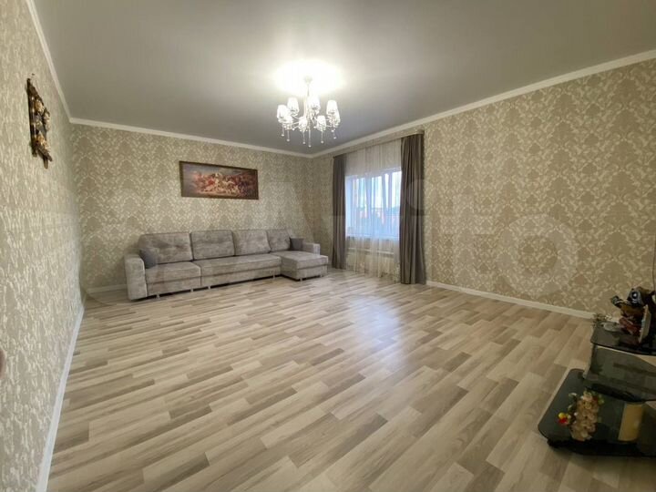 3-к. квартира, 137 м², 4/4 эт.