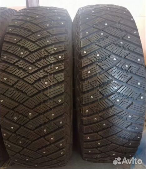 Goodyear UltraGrip Ice Arctic SUV 225/65 R17 102T