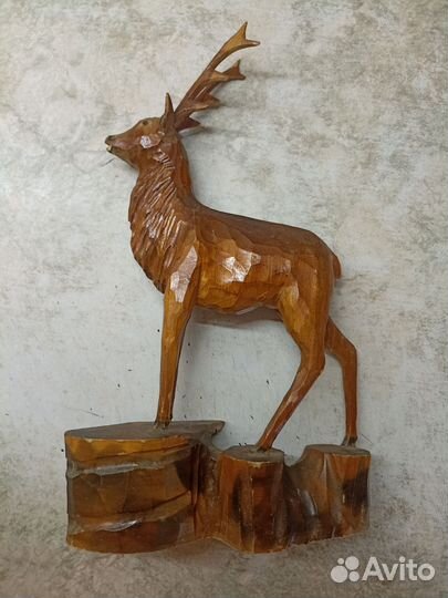 Статуэтка из дерева