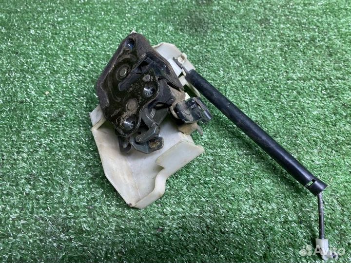 Замок двери задний левый Hyundai Sonata 5 (Тагаз)