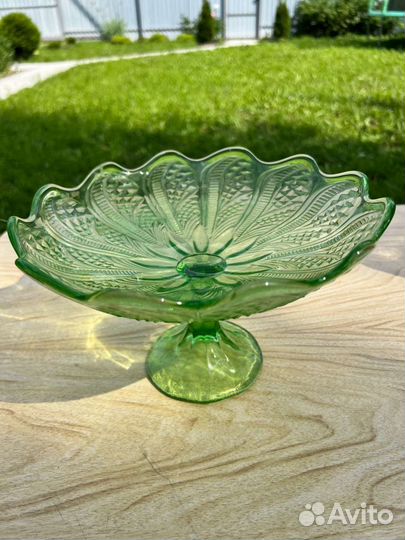 Ваза для фруктов на ножке цветное стекло СССР