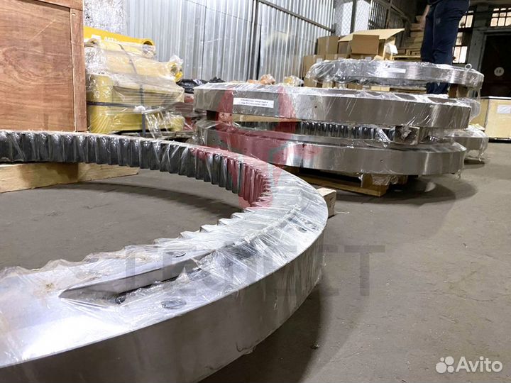 Поворотный круг Komatsu PC220LC-7 206-25-00301