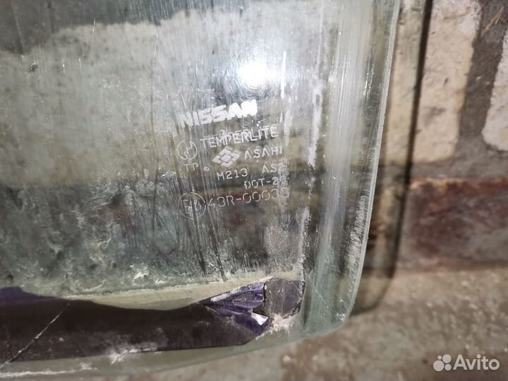 Стекло передней двери Nissan Maxima A32