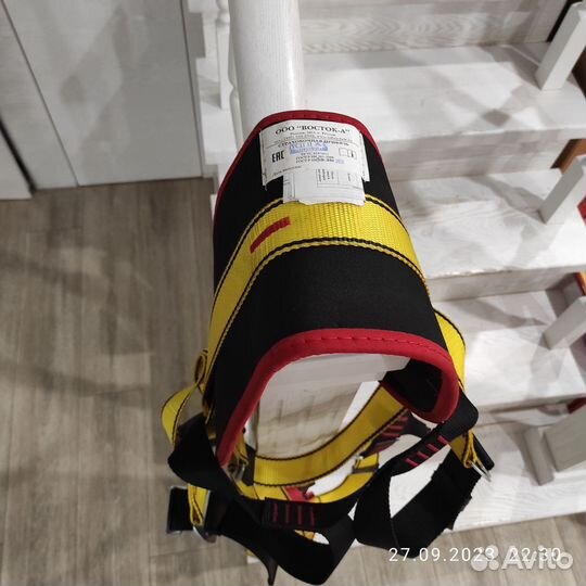 Страховочная привязь