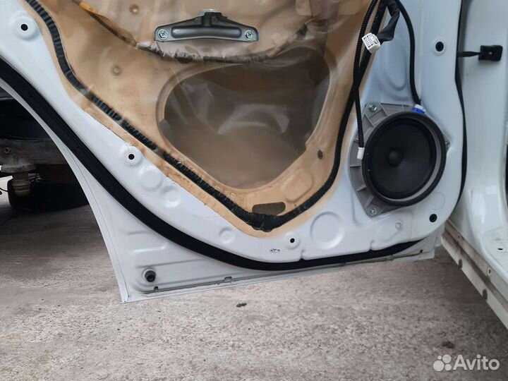 Двери задняя левая Toyota Harrier Lexus RX300