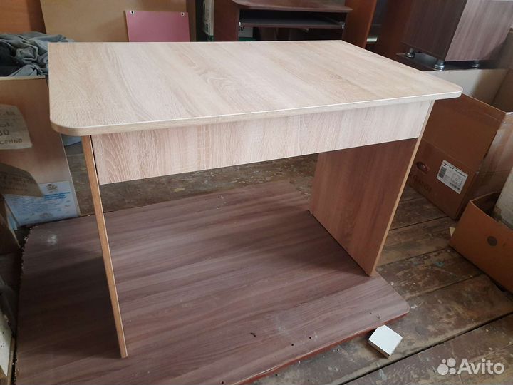 Письменный стол