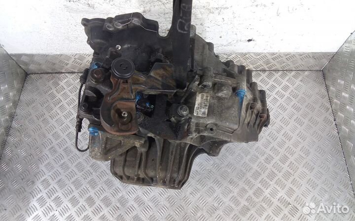 МКПП (механическая коробка переключения передач) V