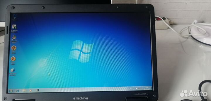 Ноутбук acer Emachines E527