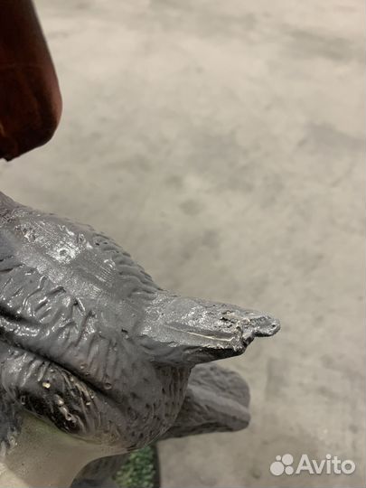 Садовая фигура волк и пес из гипса