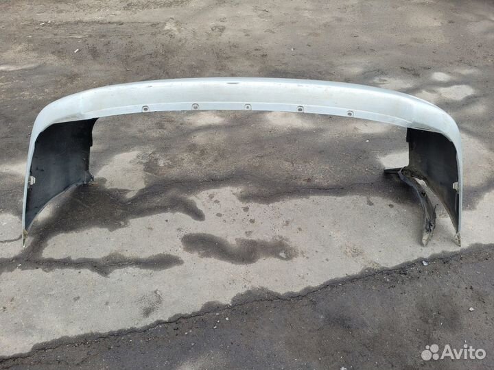 Бампер задний на Toyota Ipsum 1