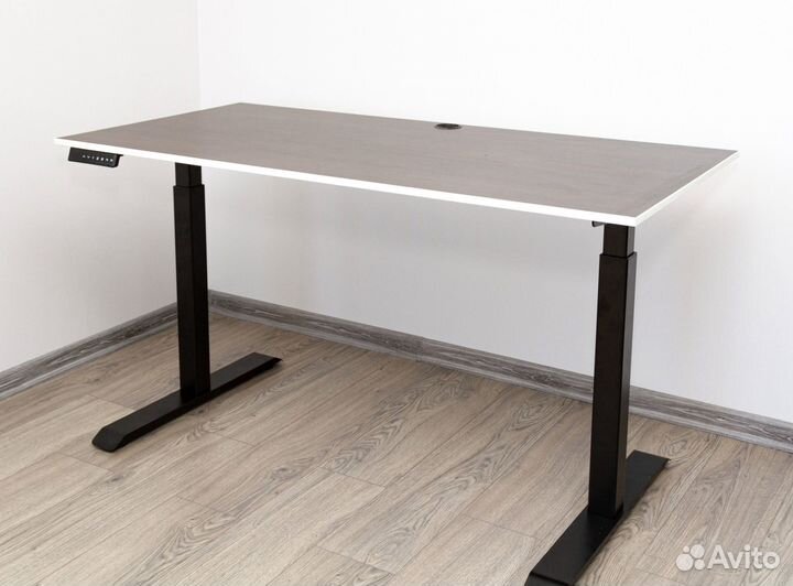 Стол с электроприводом для геймеров