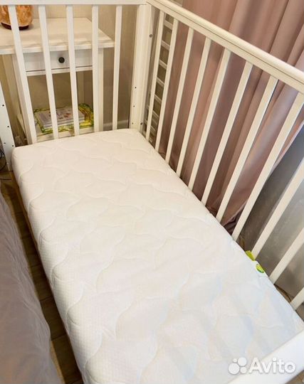 Детская кроватка Happybaby Mirra с маятником