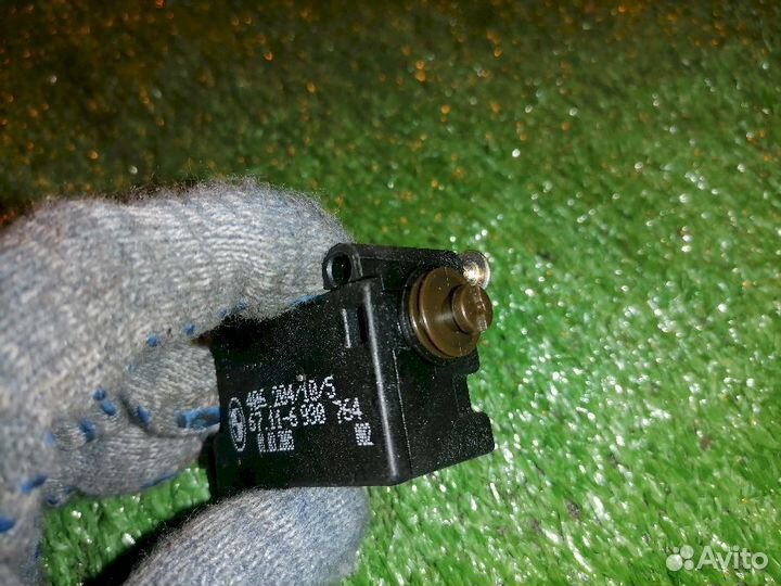 Активатор замка крышки бензобака 67116930764 BMW 3