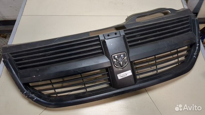 Решетка радиатора Dodge Journey, 2009