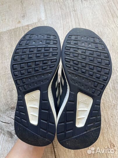 Кроссовки Adidas 28