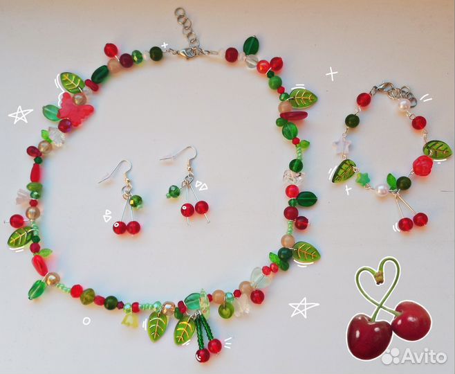 Набор из ожерелья сережек и браслета ручной работы