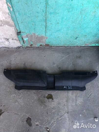 Кожух замка капота Audi A4 B8 2007-2015