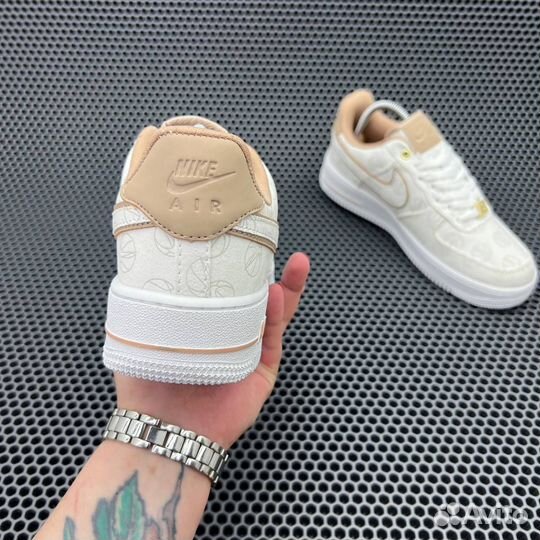 Кроссовки Nike Air Force 1 07 Lux White Beige