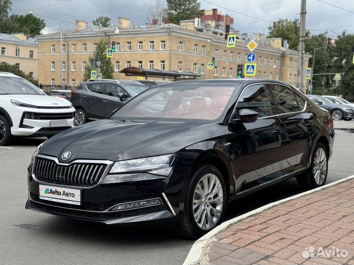 Skoda Superb 2.0 AMT, 2022, 10 км