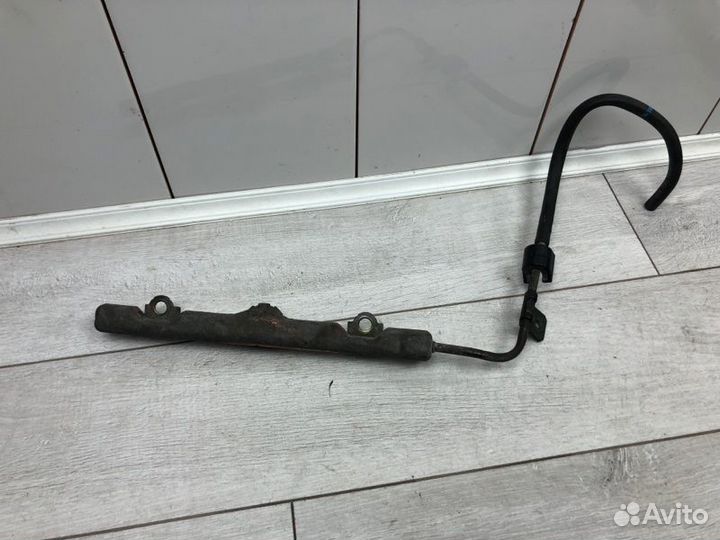 Рампа топливная Toyota Corolla хэтчбек 3ZZ-FE 2004