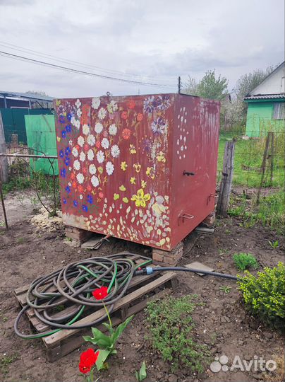 Металлический бак для воды бу