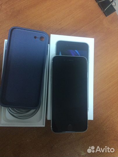 iPhone SE (2020), 64 ГБ