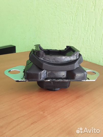 Опора двигателя левая рено логан