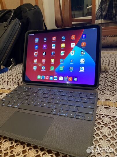 Чехол-клавиатура Logitech Folio touch