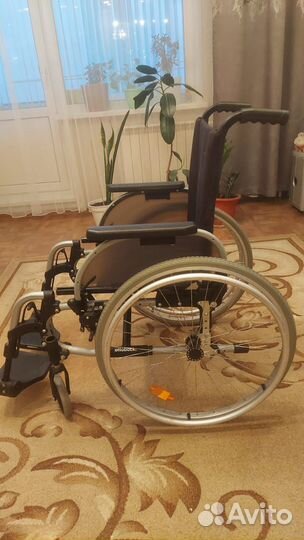 Инвалидная коляска складная бу