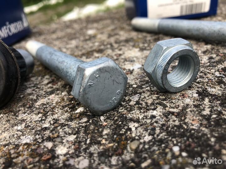 Втулки маятника mercedes w140